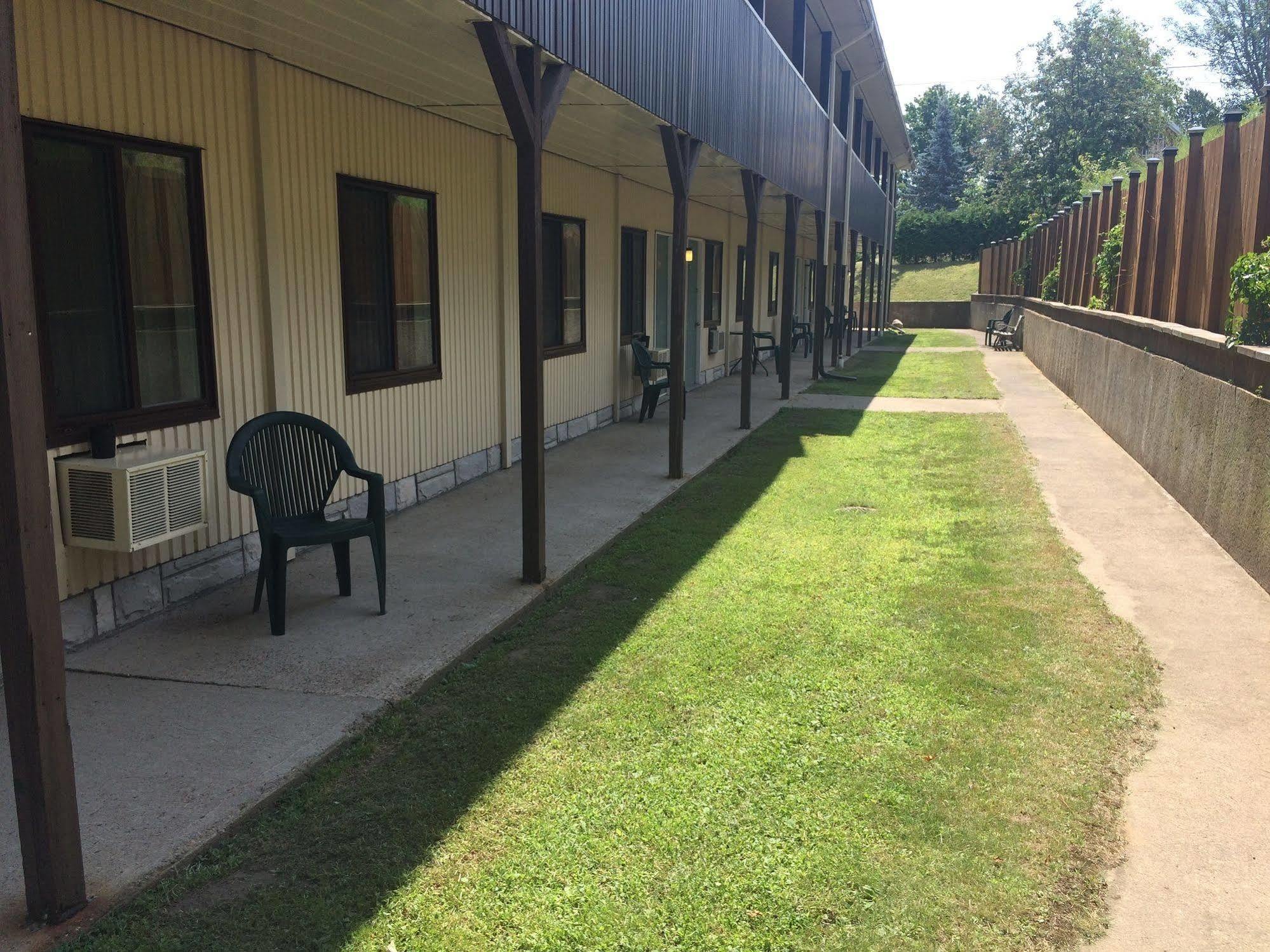 Shemron Suites Hotel Deep River Kültér fotó